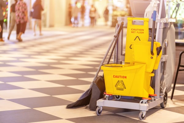 AdobeStock_237976673_restroom-cart